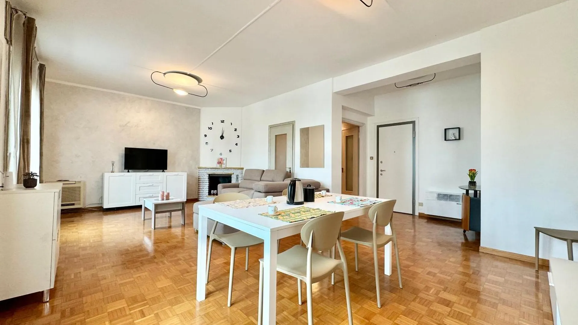 Апартаменты Lakeside43 Дезенцано-дель-Гарда Италия